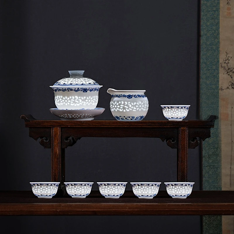 

Hand-painted blue and white porcelain exquisite tea set Jingdezhen ceramic kung fu tea set office gift set