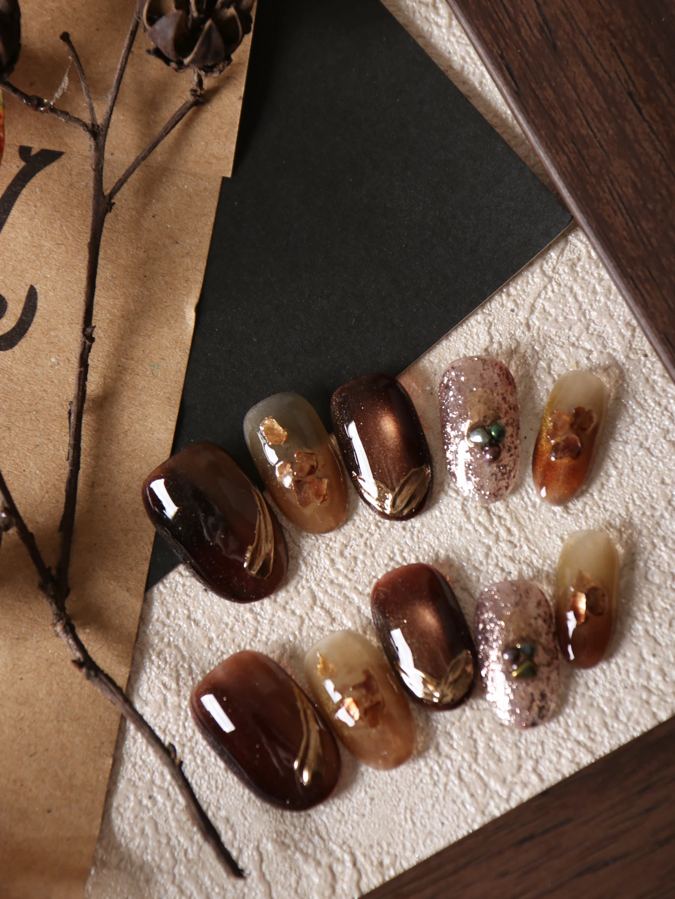 10 Uds. De uñas postizas acrílicas de halación, uñas cortas marrones, incluye 1 hoja de pestañas adhesivas y 1 Mini archivo