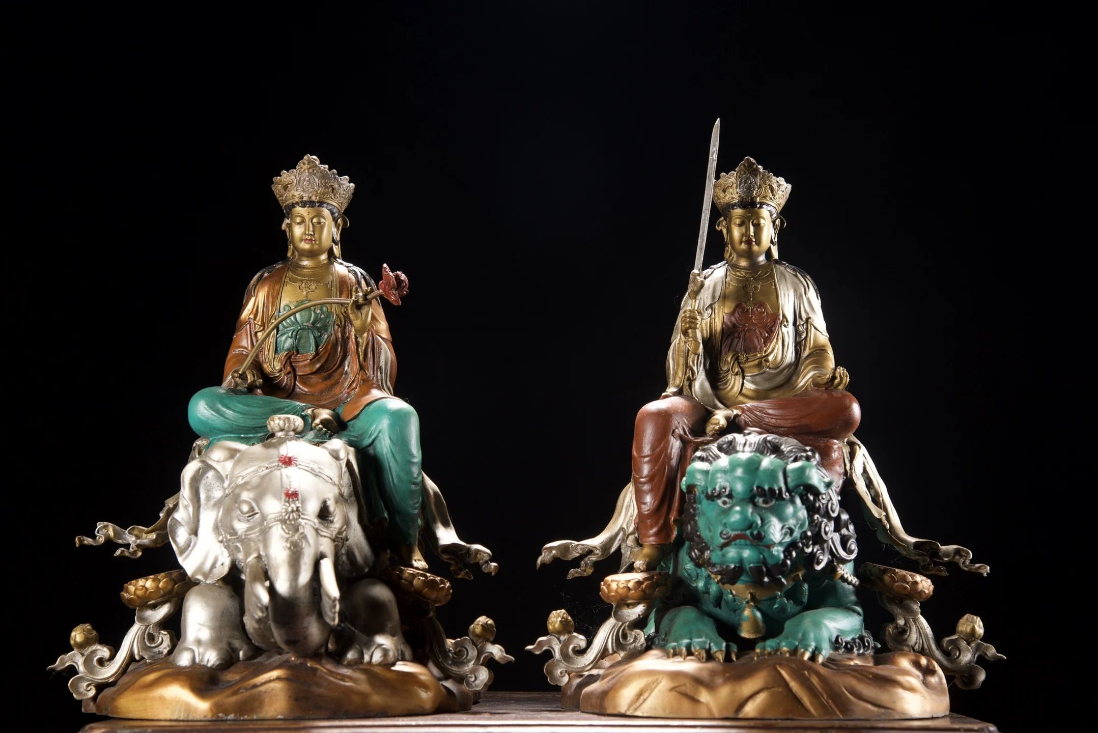 Old Bronze Gilded High Relief Painted Manjusri Bodhisattva Samantabhadra Sitting Buddha Mount Worship Hall
