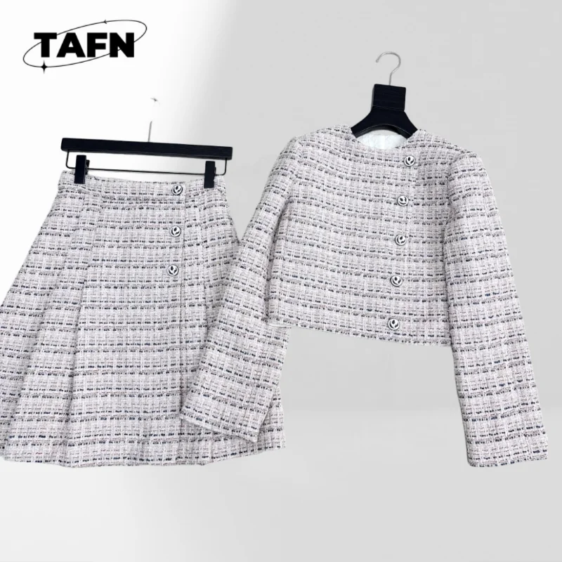 

Trendy Two-Piece Skirt Set for Women, Fashionable for Any Occasion Light and Airy Women's Skirt and Top Set AK0425