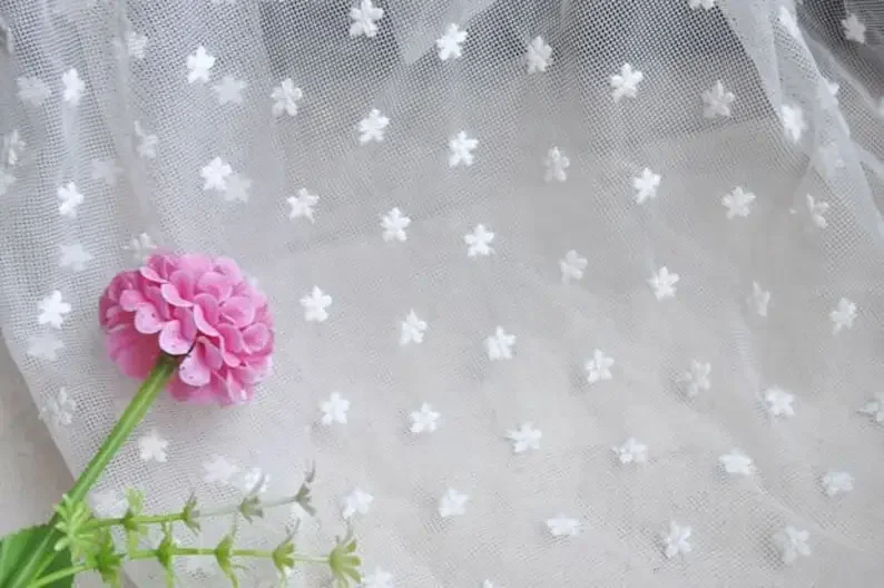 Tessuto di pizzo ricamato con stella avorio Abito in pizzo ricamato con filo di cotone morbido, abito da ragazza di fiori, abito da ballo o tende 1 metro