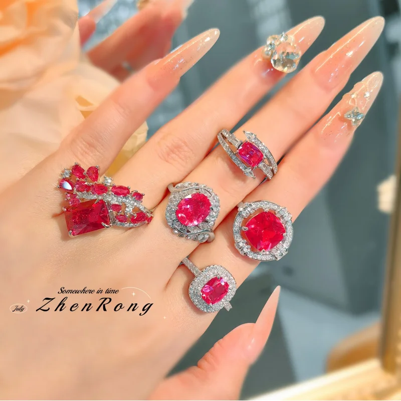 Modischer roter Korund-Ring für Damen – luxuriöser, simulierter blutroter High-Carbon-Diamant – exklusiver Schmuck für Hochzeit und Verlobung