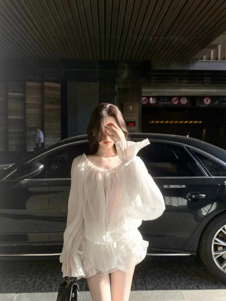 

Женский комплект из двух предметов, блузка и шорты, комплект 2026, летняя шифоновая блузка с открытыми плечами, женский сексуальный многоуровневый топ с рюшами на шнурке