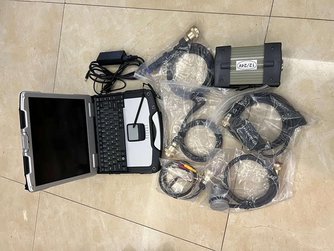 Super MB Star C3 Set with Full Cables Multi-languages 12/2014 Version in CF-31 Laptop Obd2 Diagnostic Tool Use Directly