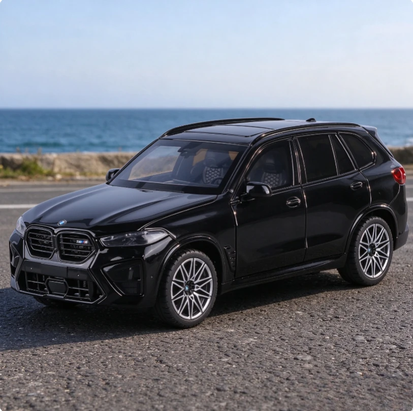 Genuine authorization 1:32 BMW X5M alloy car model light pull back multiple doors can be opened children's room model collection