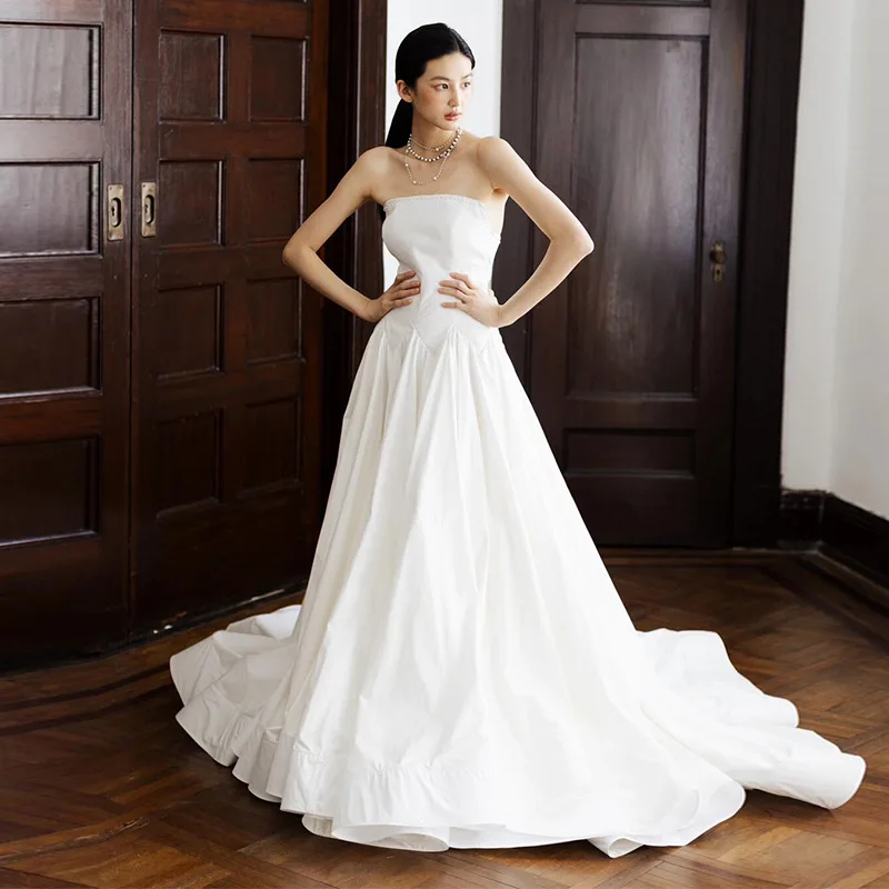 French Vintage Strapless Light Wedding Dress Simple Niche High-end Satin Mori Style Small Train Bridal Gown
