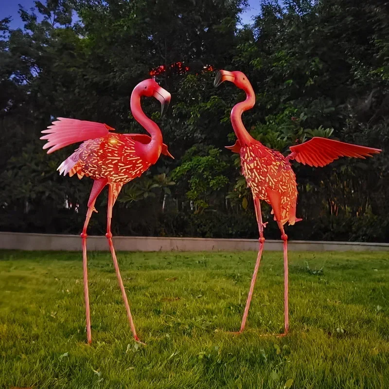 French pastoral beautiful shooting props rural courtyard decoration wrought iron light flamingo with solar light