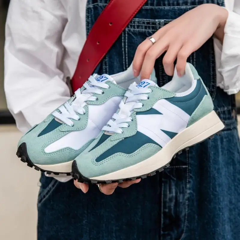 

Ventilated Comfort: Nisex Sports & Running Sneakers