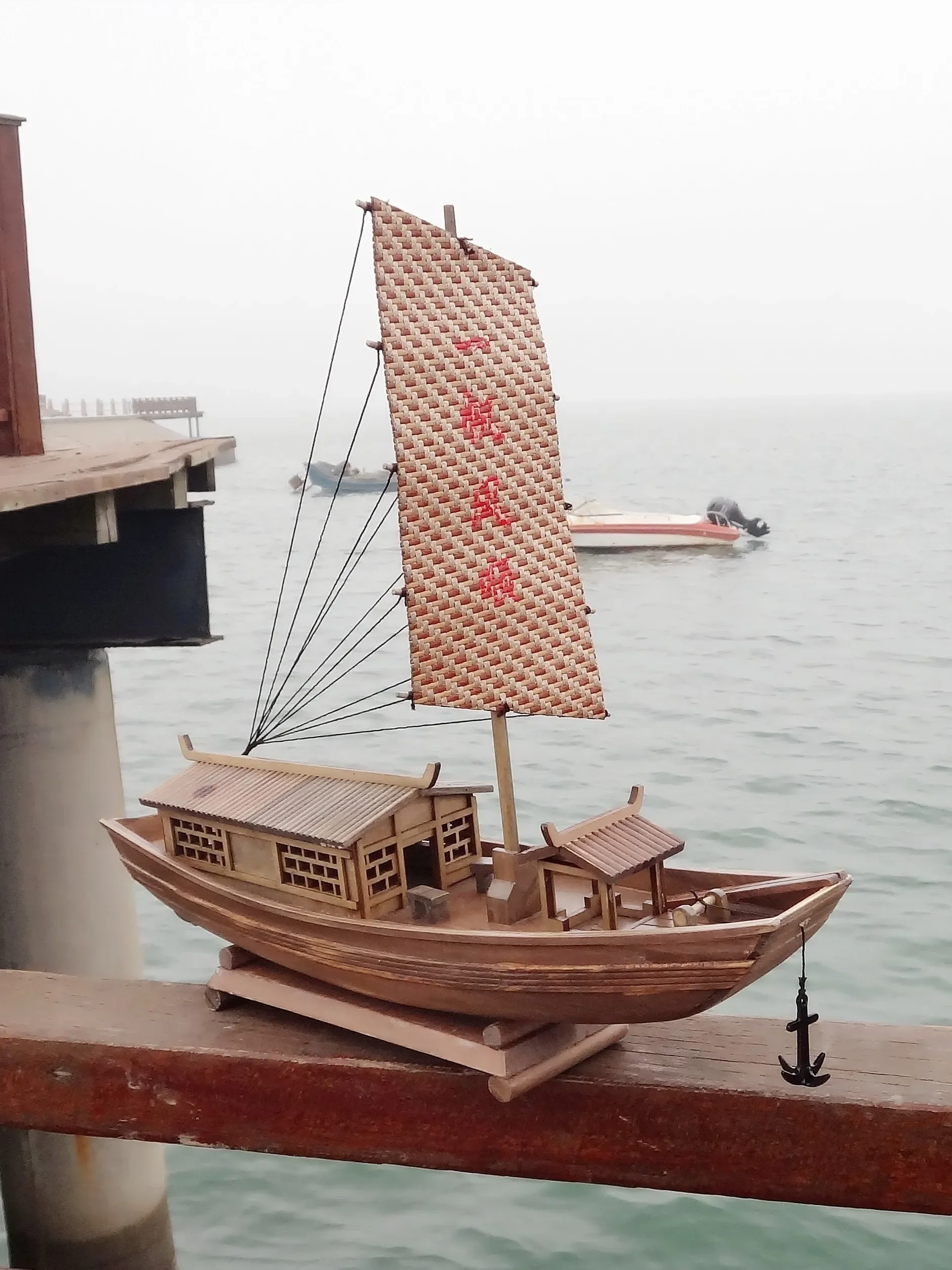 

Smooth sailing, sailboat model decorations, wooden boats, small canopies, fishing boats, Chinese vintage boat decorations, float