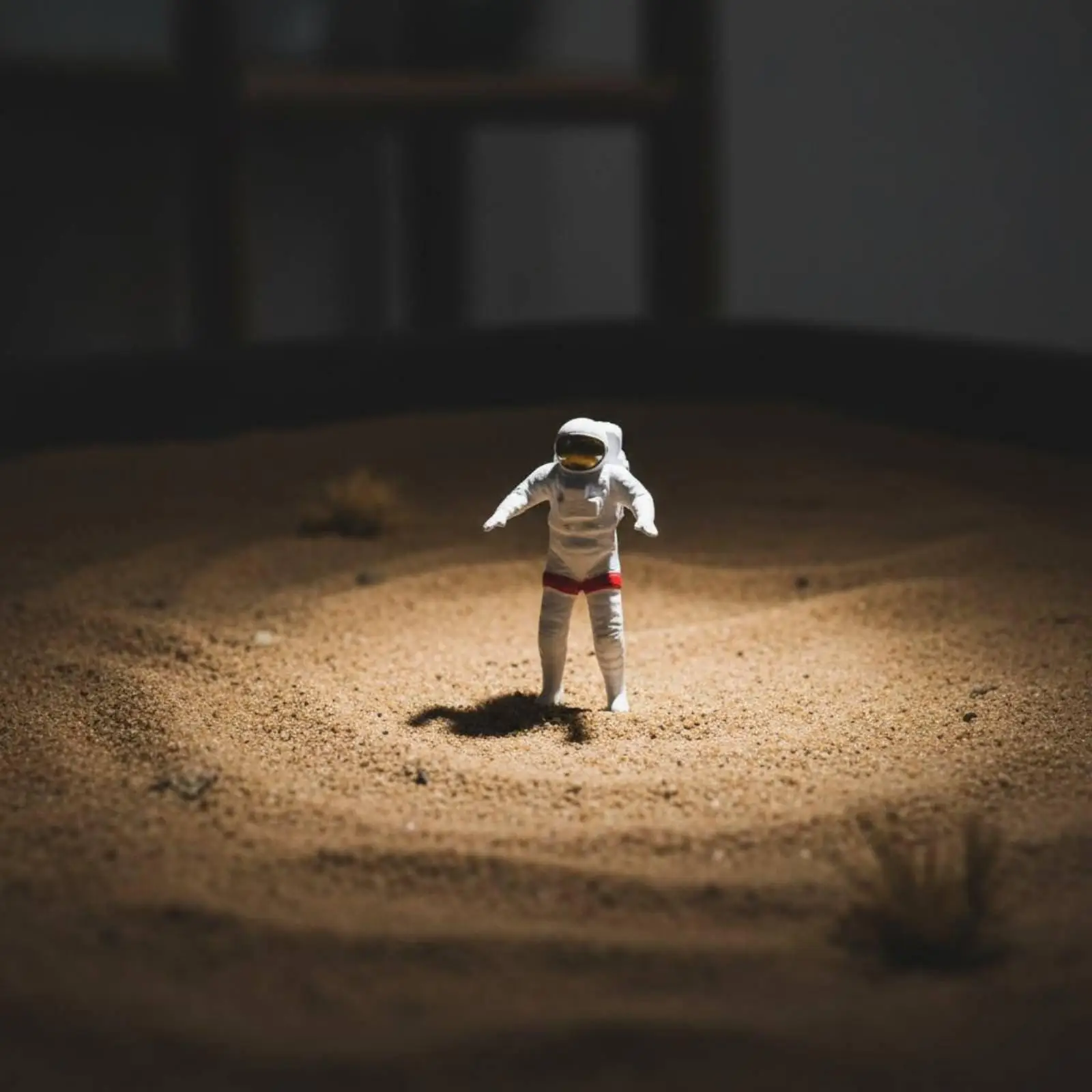 1/64 Scale Astronaut Figurine Detailed coating/64 Astronaut Model Resin Material