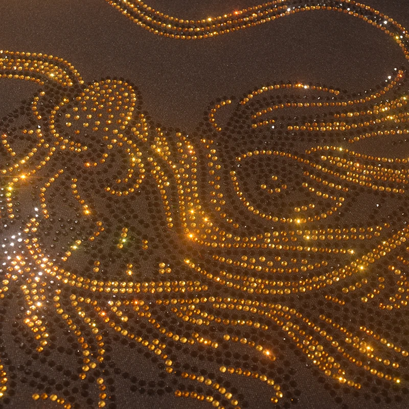 صنبور الكي عالي الجودة من حجر الراين DIY للقمصان والجينز والبلوزات كإكسسوارات الملابس