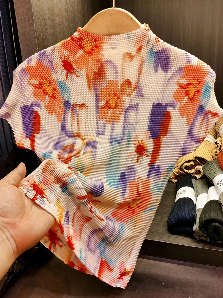 Modisches Plissee-T-Shirt für Damen, kurze Ärmel, Druck, Farbblock, schlank, dünn, Stil, schickes, leichtes Top, 2025, Neu
