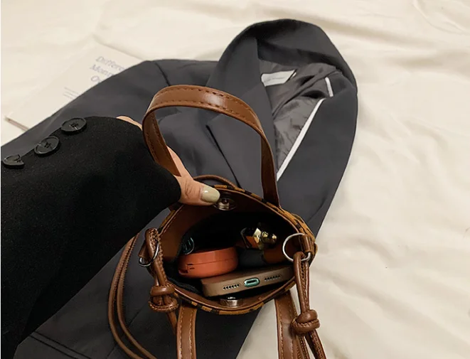Retro Leopardenmuster Mini-Umhängetasche Kleine Quadratische Wildleder-Oberfläche Vielseitige Trendige Handytasche – Detail 3