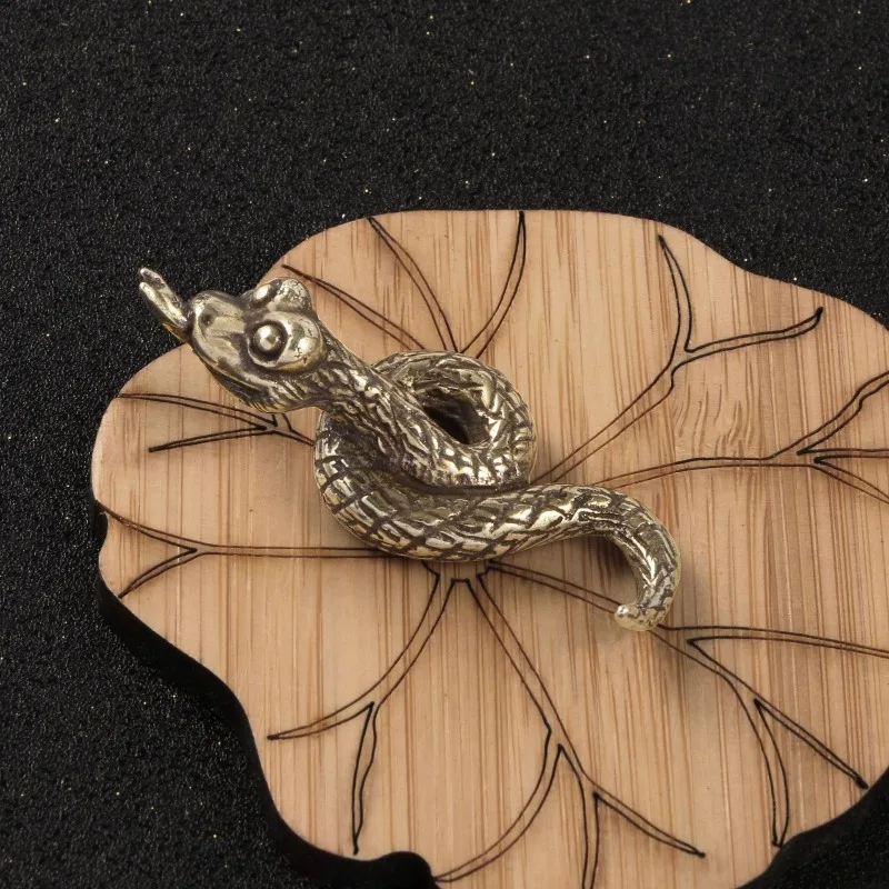 1 PC Solid Brass Carved Python Handheld Piece Ornaments Tea Pet Desk Auto Decoration Collectible Vintage Copper Craft Accessory
