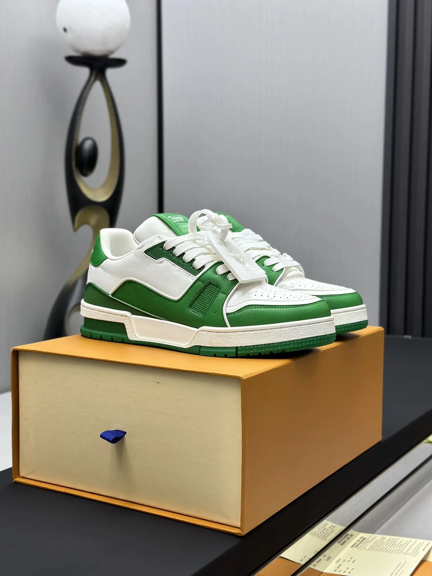 American Retro Low Cut Unisex Skate Shoes, Wear-resistant Anti-slip Casual Flat Sneakers, Street Fashion Skate Footwear, Perfect Couple Matching Shoes for City Walking, Shopping, Short Travel and Daily Casual Style for Both Men and Women