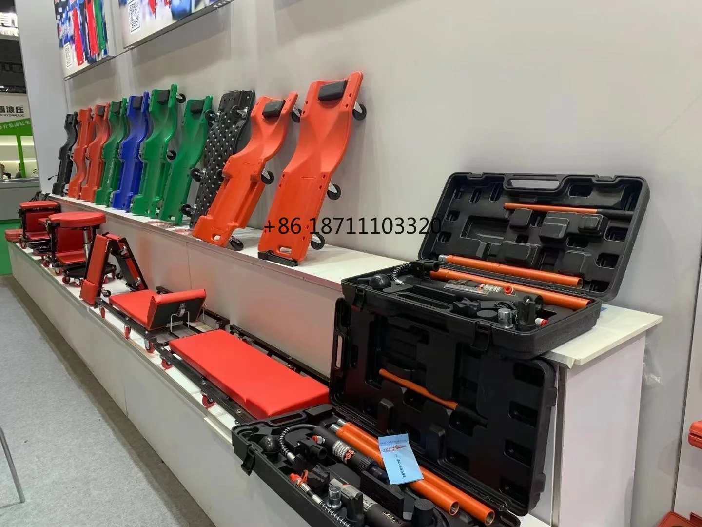 Vassoi per attrezzi imbottiti per poggiatesta per garage per auto con creeper meccanico di rotolamento in plastica a 6 ruote