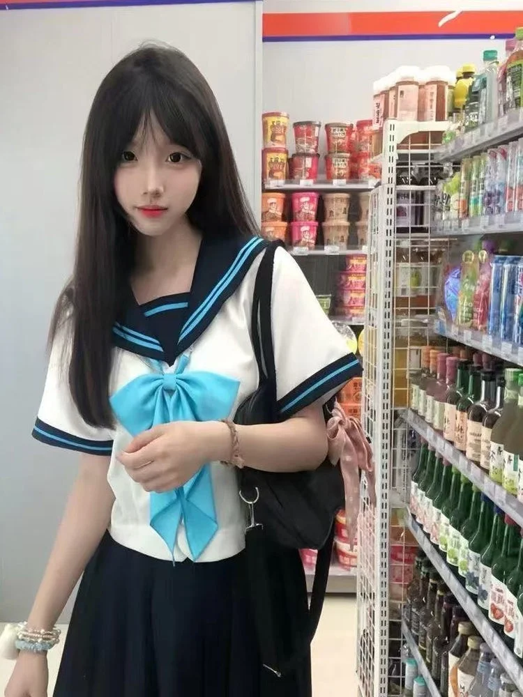 

Оригинальный комплект Four-le Clover Pear Sound Academy: утягивающий поясной комплект и модная короткая юбка.