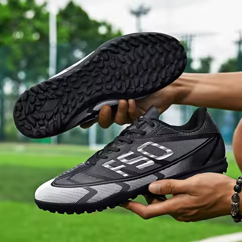 Popular low-top football boots, broken nails, TF and spikes FG unisex styles, 2 colors to choose from, breathable and non-slip