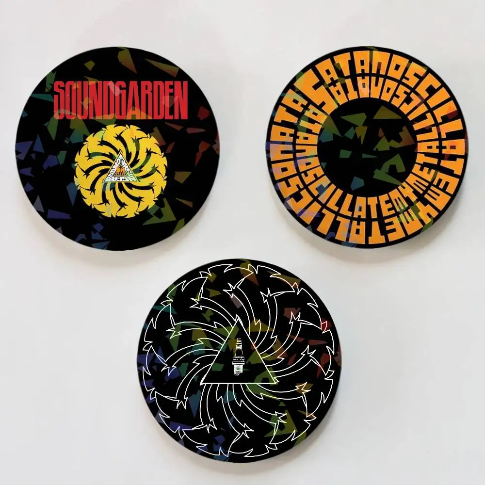 Fashion Band S-SoundgaRdEN-N Round Badge Lapel Pins for Backpacks Briefcase Laser Brooch Clothes Gifts