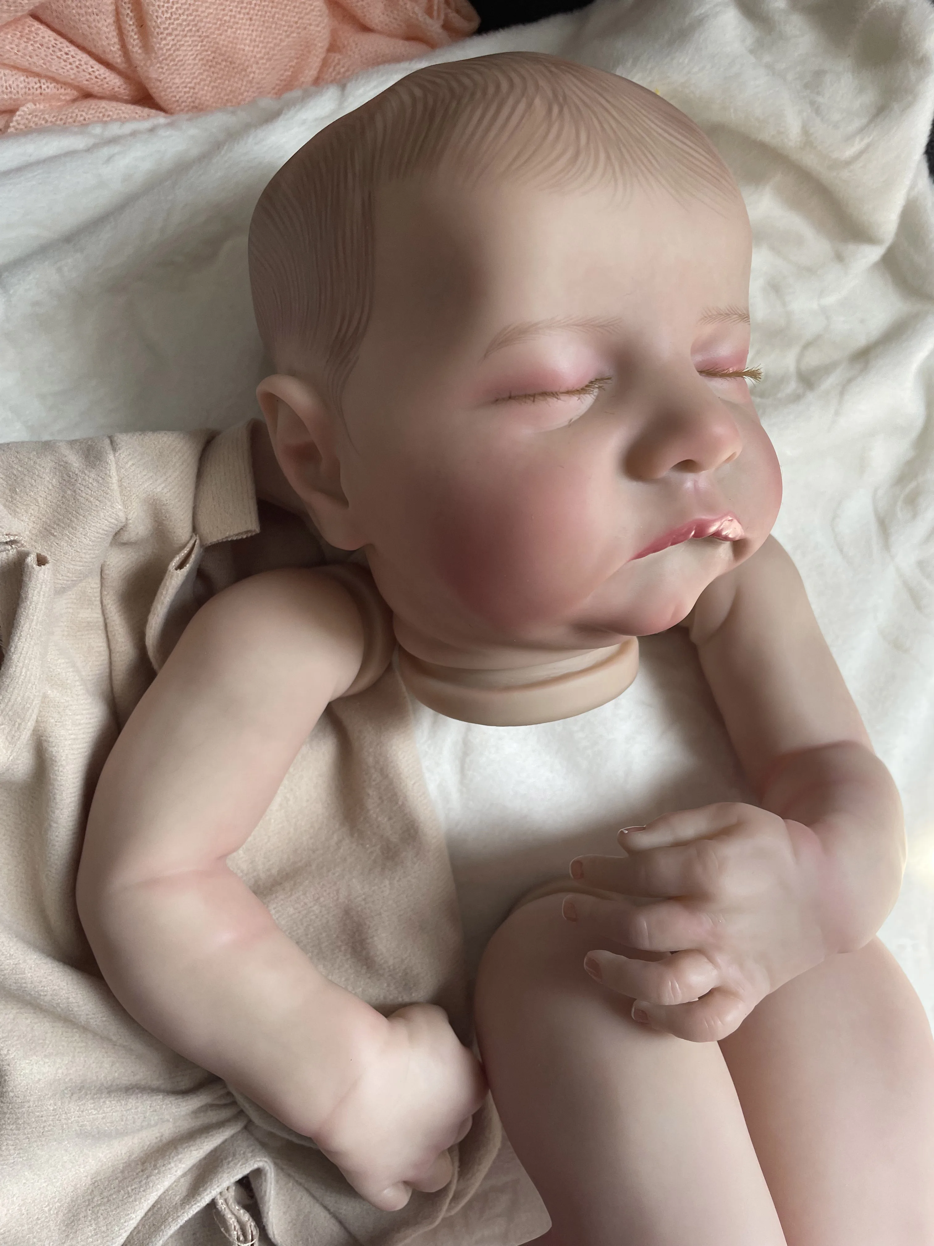 19 inch Levi Slapen Reborn Doll Kit Levensechte 3D huid Meerdere Lagen Schilderen Pop Onderdelen Met Zichtbare Aderen Hand tekenen Haar