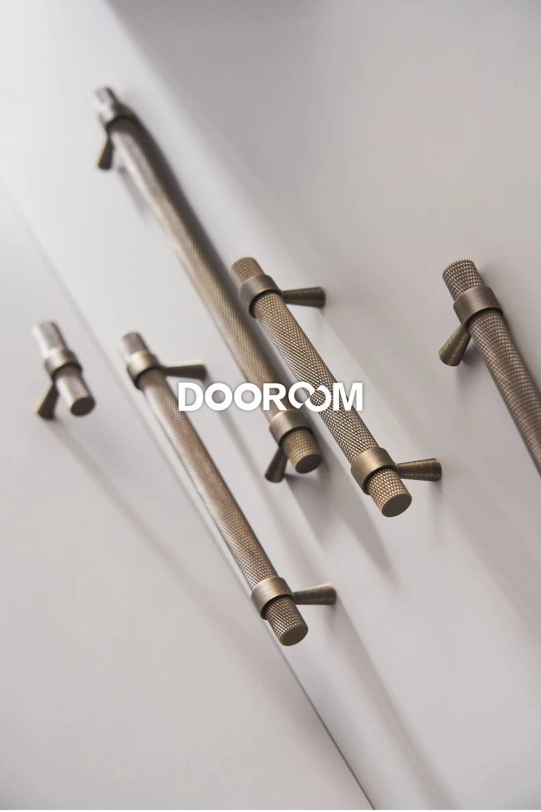 Dooroom Massivmessing Gerändelte Möbelgriffe Antike Messing-Schrankgriffe für Kleiderschrank, Kommode, Schrank T-Bar-Griffe Großhandel Verfügbar – Detail 4