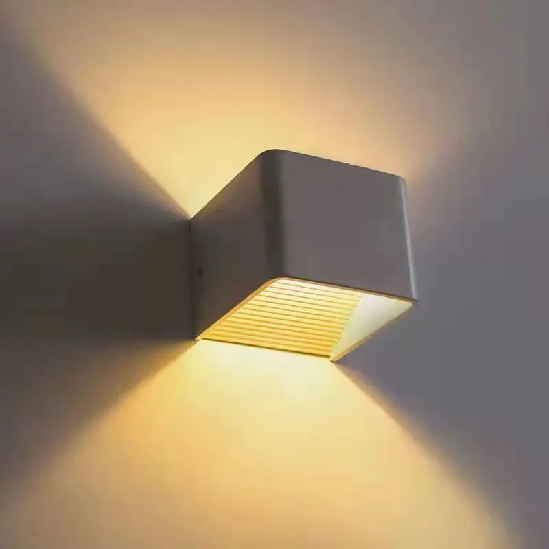 Imagem -02 - Simples Led Alumínio Lâmpada de Parede Preto e Branco Combinação Sconce Cabeceira Pequena Luz Noturna Sala Quarto Atmosfera Iluminação