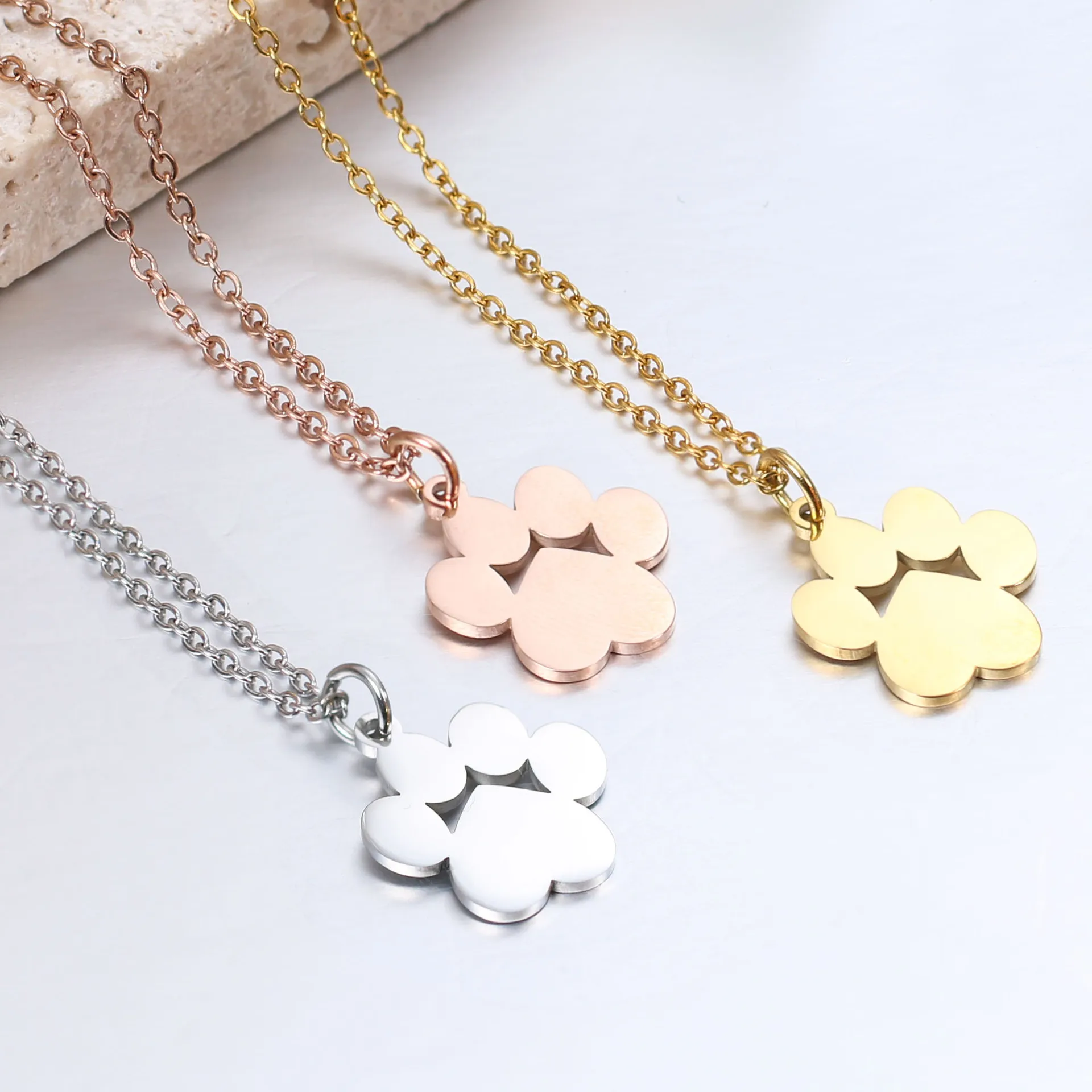 2023 1PCS New Stainless Steel Dog Paw Pendant Necklace For Women Jewelry Accessories Animal Paw Pet Choker Footprints