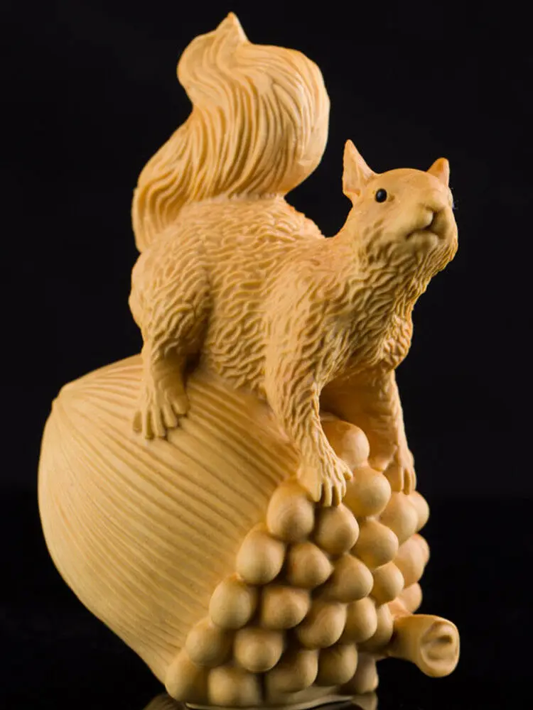 XY005ca - 9.8x5.3x5.6 Carved Boxwood Carving Figurine : Squirrel