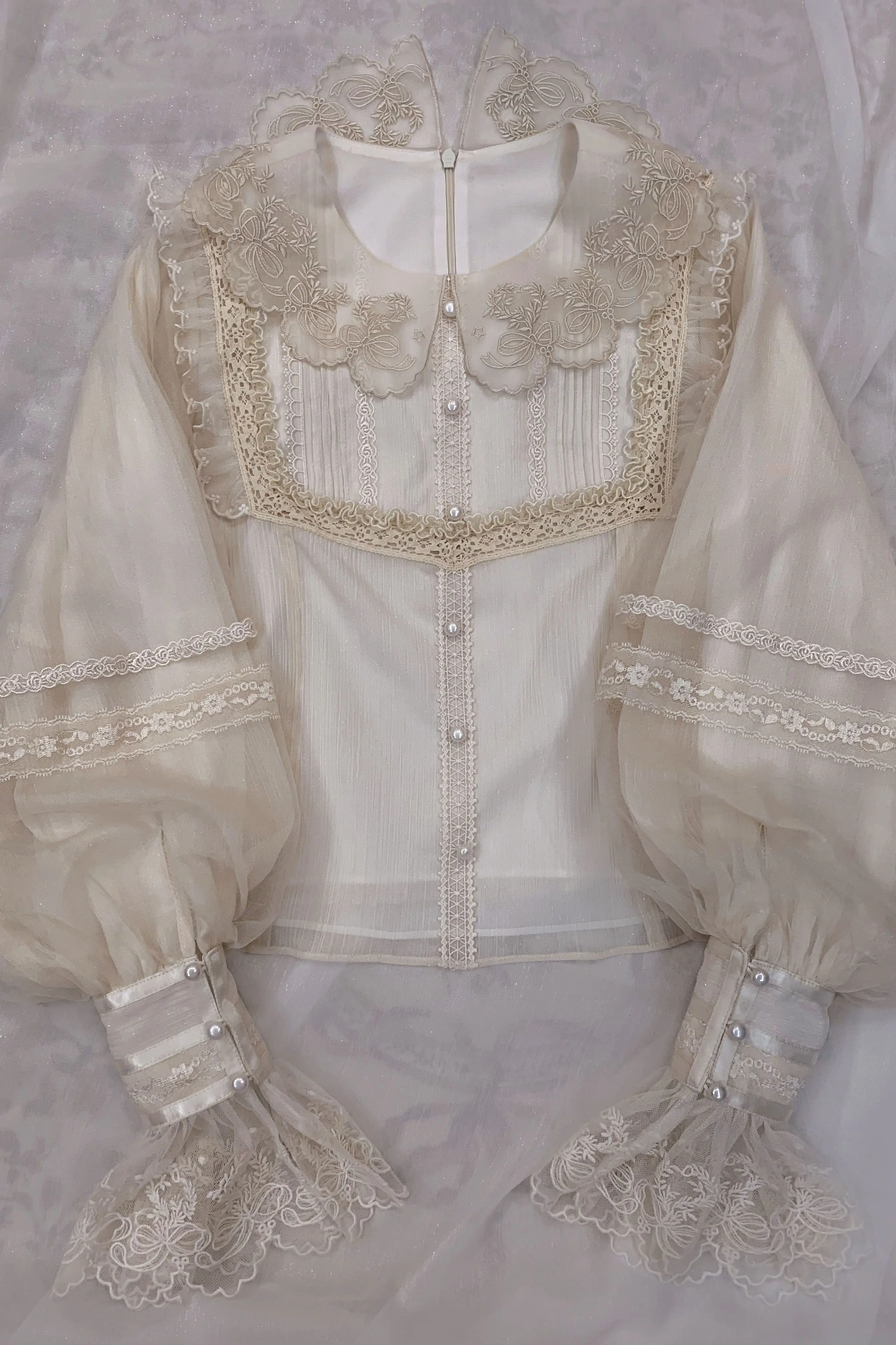 

Lolita Puff Sleeve Blouse Women's Short Lantern Sleeve Cottagecore Vintage Top Elegant Lace Shirt for Underdress Fashion Outfit