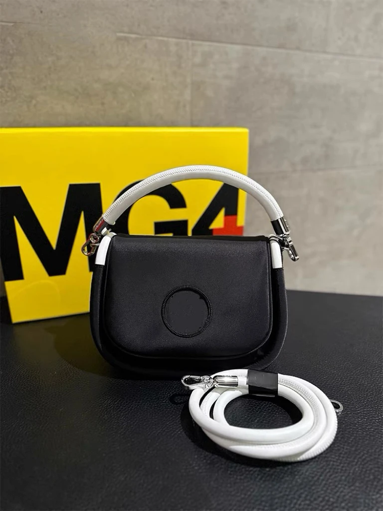 

Golf bag new fashion brand golf crossbody bag for women, sports commuting handbag bag 21*12*15 cm