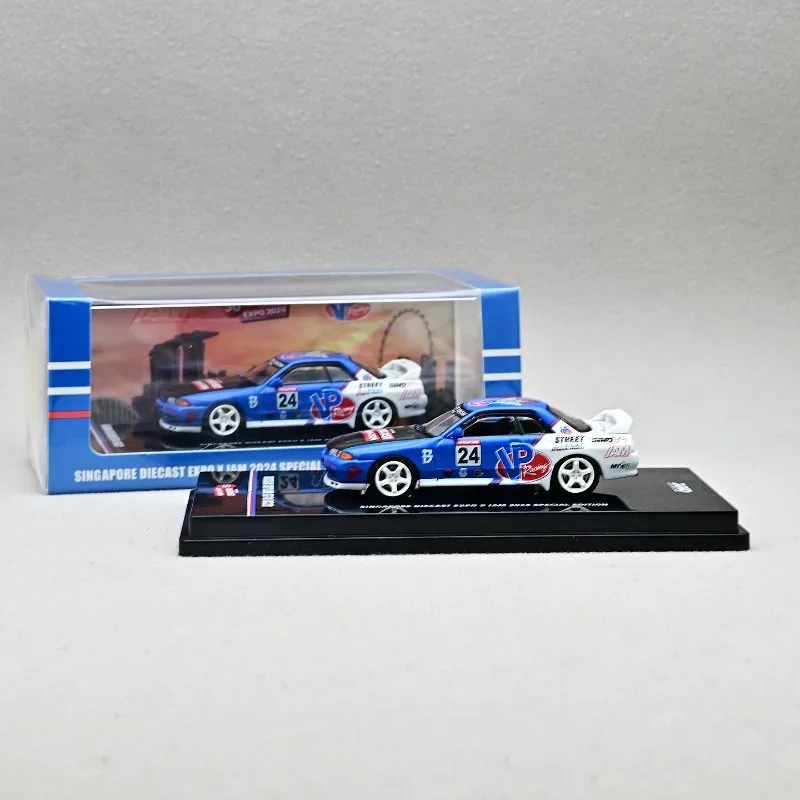 INNO 1/64 GTR32 IAM 2024 singapour véhicule à moteur en alliage limité jouet en métal moulé sous pression modèle Collection cadeaux de noël pour garçon