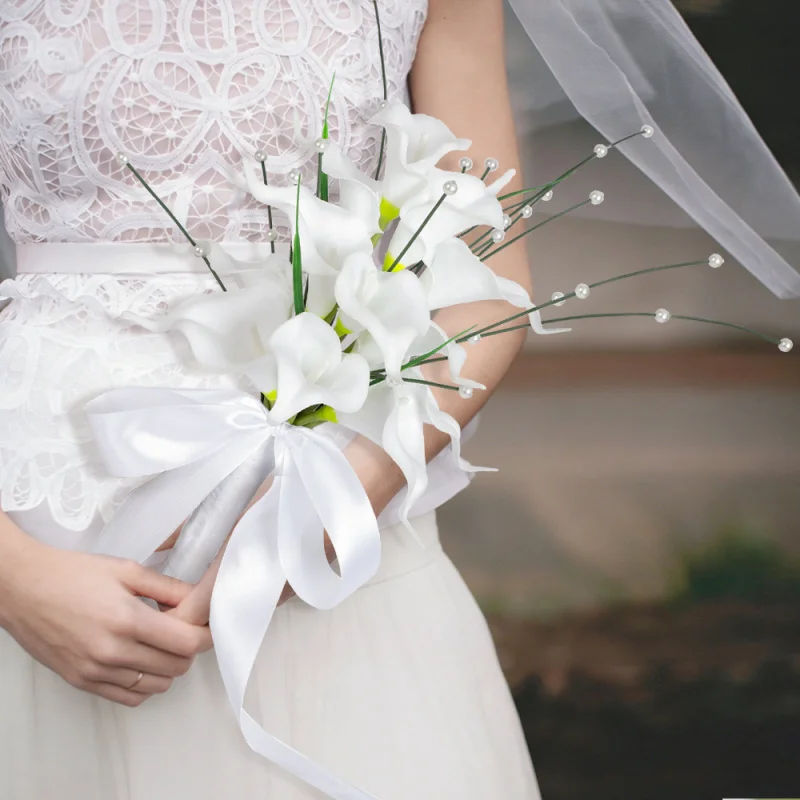

Premium White Calla Lily Bridal Bouquet Artificial Flowers Wedding Hand Flower with Pearl & Satin Ribbon for Bride Engagement
