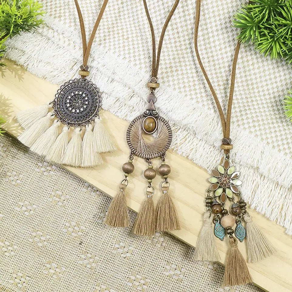 3Pcs/Lot Women Bohemia Ethnic Tassel Necklace Metal Carve Flower Cloth Tassel Pendant Necklace Set Gypsy Retro Jewelry