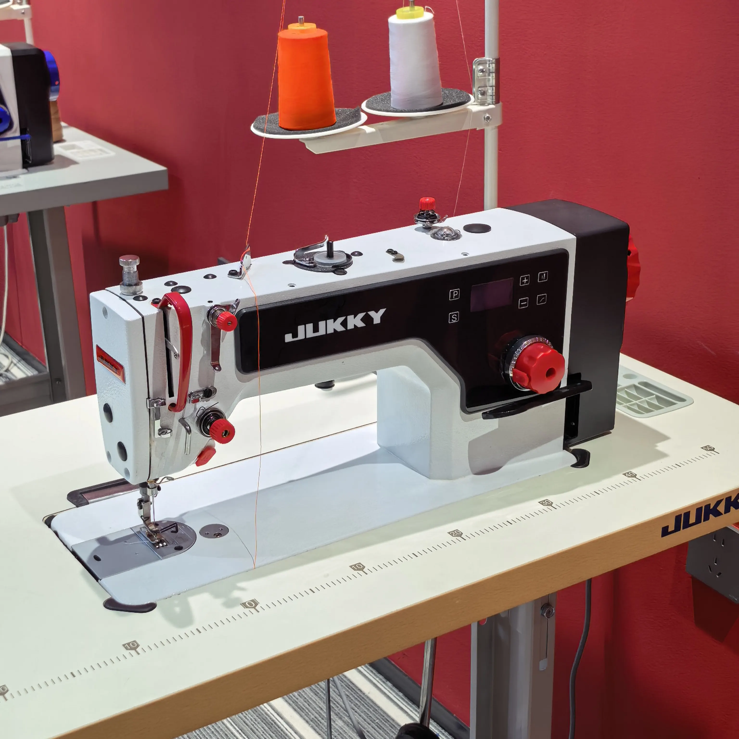 JK9810 New Design High-speed Computerized Single Needle Metal Direct Drive Lockstitch to Industrial Use