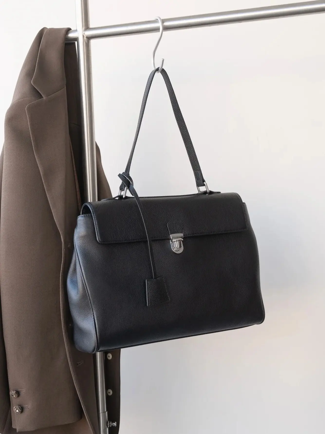 

Натуральная кожаная женская сумка через плечо класса люкс, дизайнерская брендовая сумка, большая деловая сумка из воловьей кожи для женщин