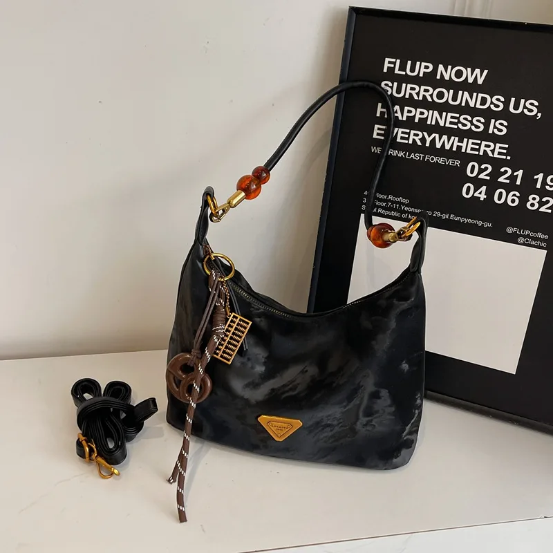 

2025 Korean Dumpling Shoulder Bag for Women Minimalist Crossbody Handheld Purse Fashionable Handbag