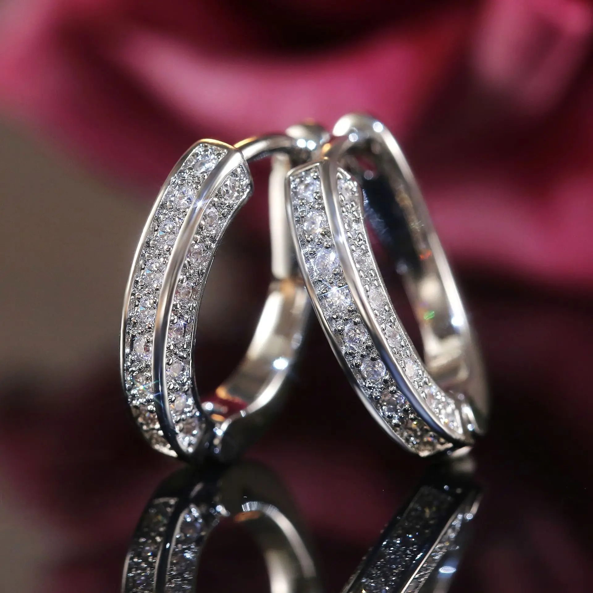 Feine Funkelnde Kreisförmige Zirkon-Ohrringe 925 Sterling Silber Schmuck Punk Rock Party Accessoires für Männer und Frauen