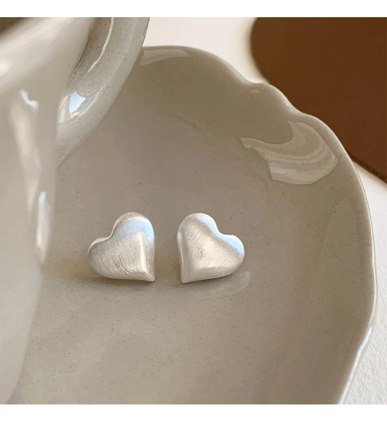 Brushed love pearl earrings women's 2024 new popular front and rear earrings light luxury niche high-end earrings