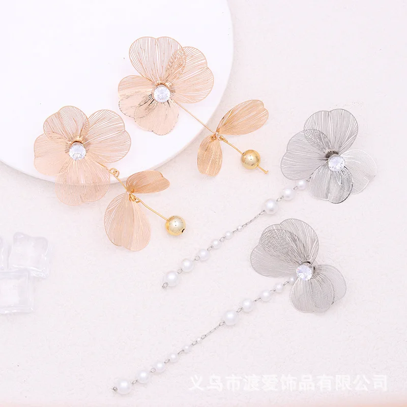 Gold and silver flower fringed earrings, exaggerated high-end light luxury retro computer chip earrings, jewelry for women