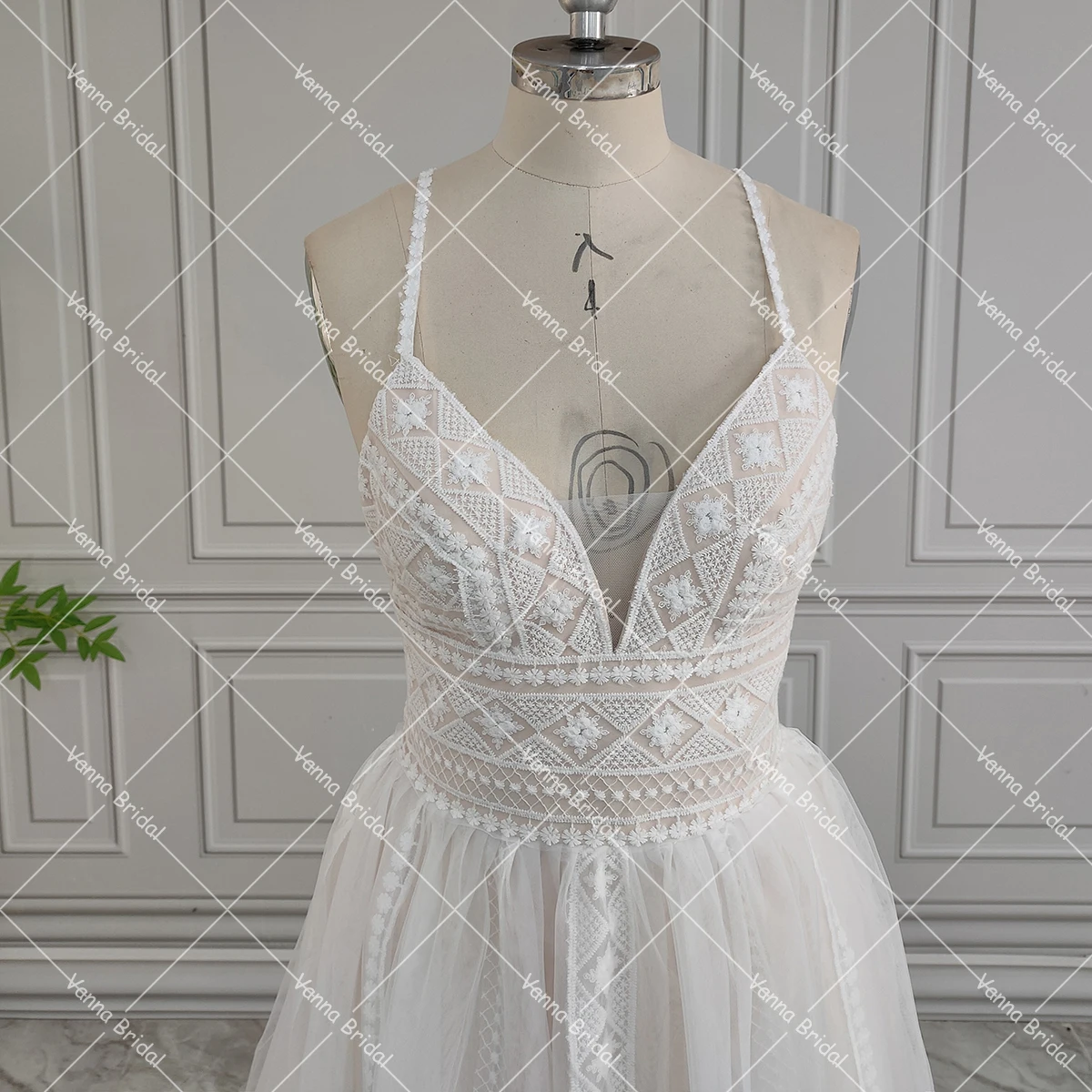 Fotos verdaderas vestido de novia bohemio con tirantes finos encaje geométrico sin espalda tul personalizado malla cuello en V Pastrol Ranch vestido de novia