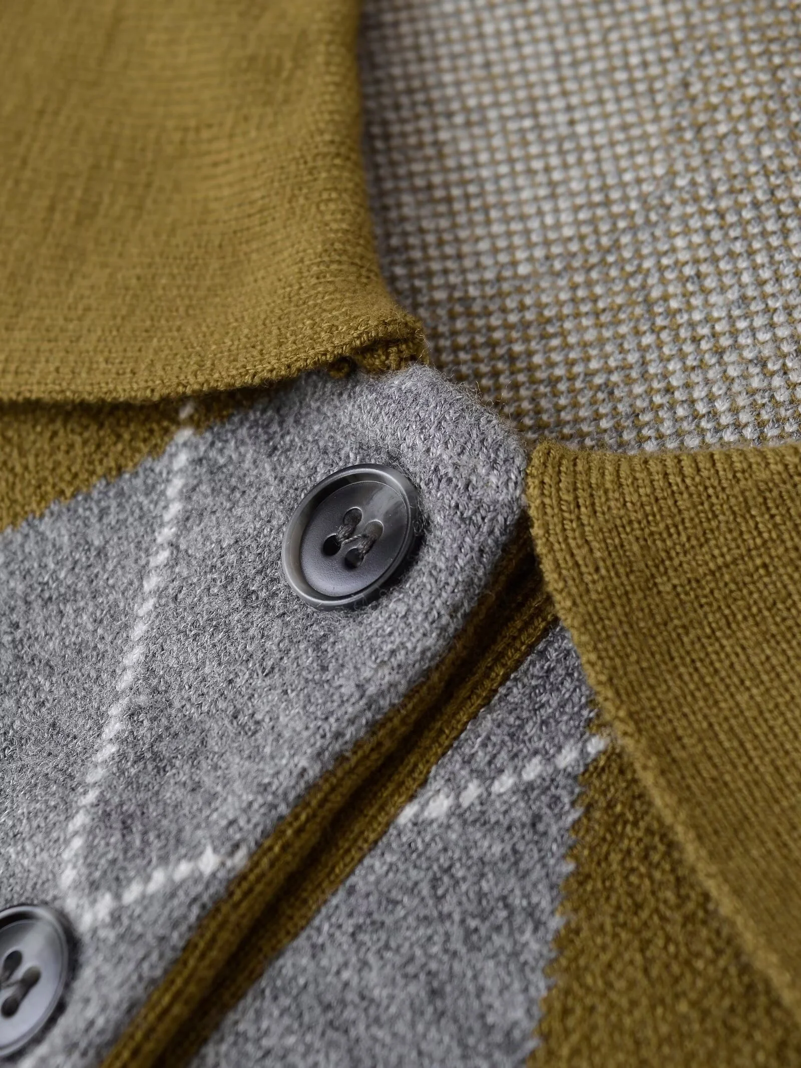 2025 Winter New Women's Casual Fashionable Simple Elegant Polo Collar Long Sleeve Diamond Pattern Knit Top