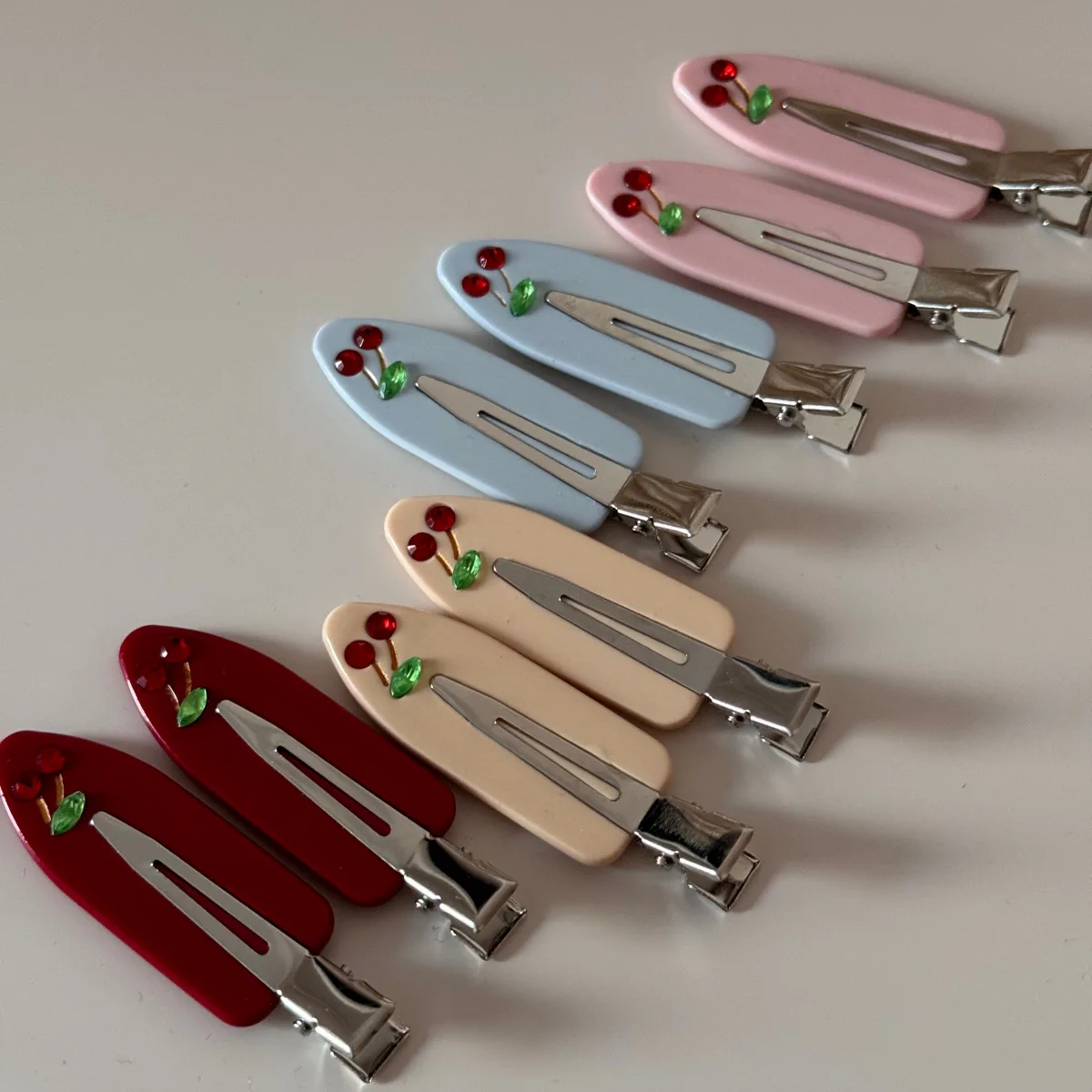 Red acetate cherry rhinestone markless clip niche versatile girl side hairpin French retro duckbill chuck headdress