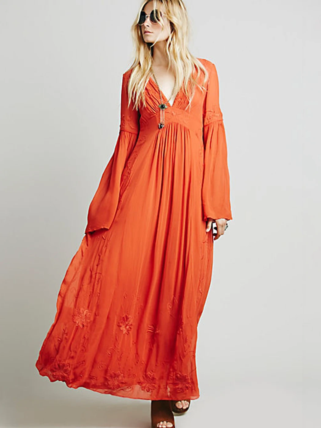 Jastie Boho 우아한 맥시 드레스 여성 솔리드 컬러 V 넥 벨 슬리브 루즈 헴 홀리데이 베스 티드 레트로 자수 비치 드레스