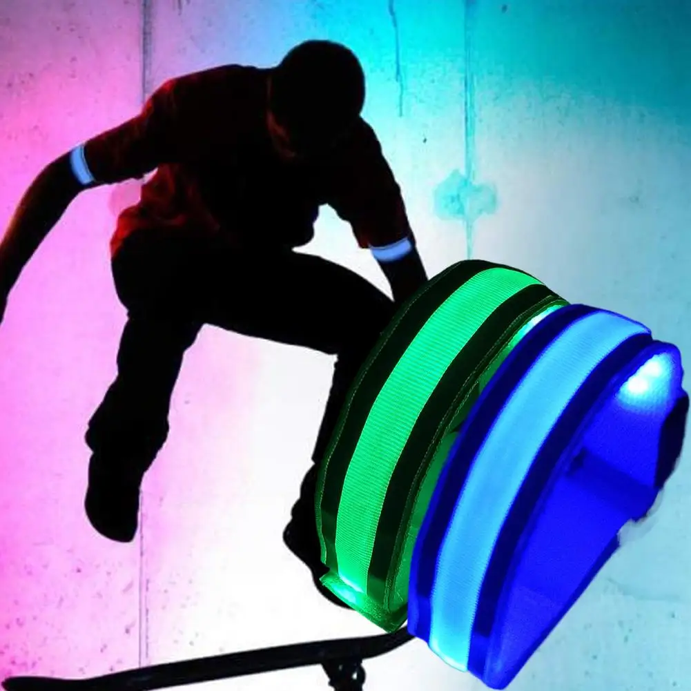 شارة LED قابلة لإعادة الشحن للجري تضيء LED شارة عالية الوضوح عاكسة للجري للسلامة الليلية للجنسين C2W2