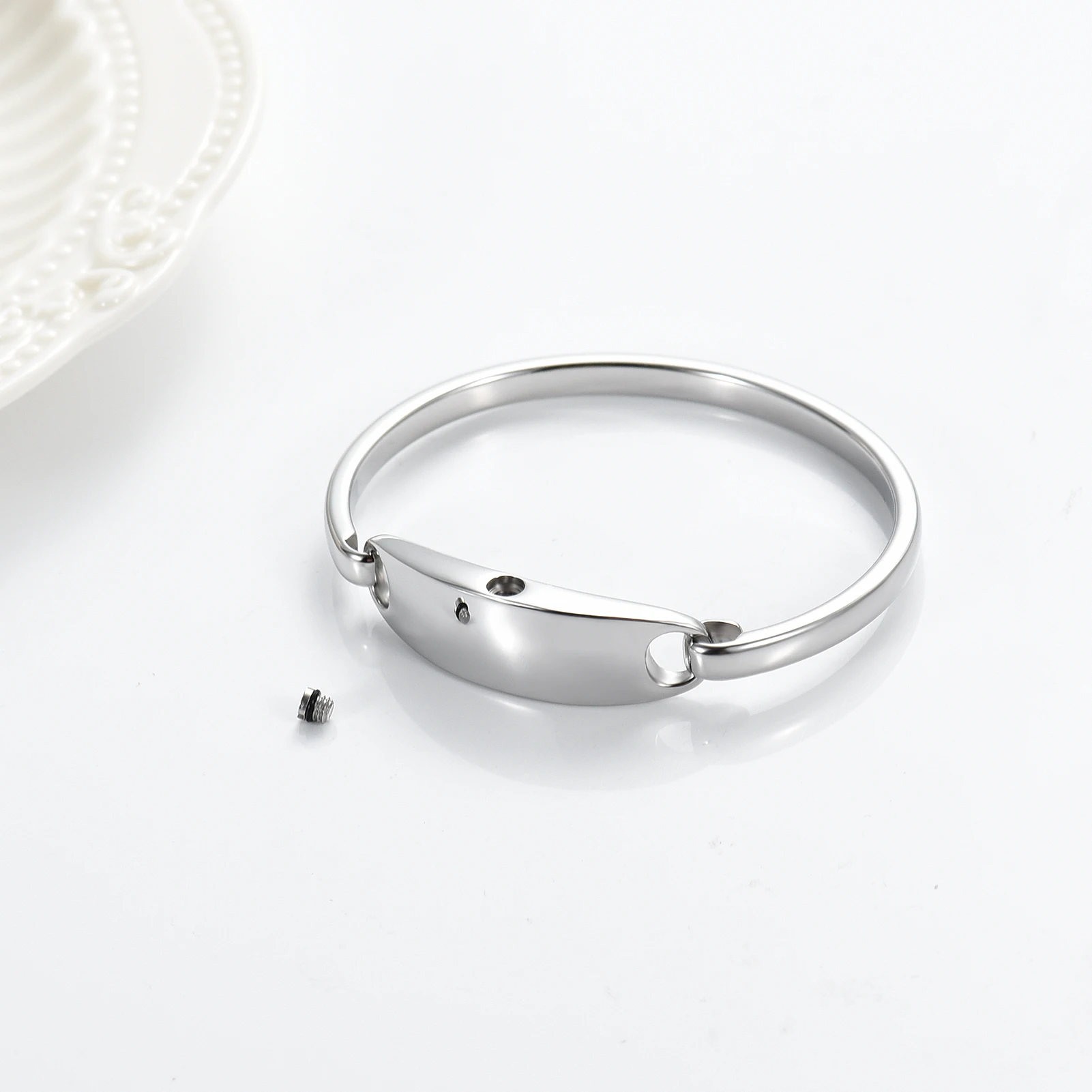 Stainless Steel Urn Bracelet Customize Cremation Bracelets Ashes Memorial For Human/Pet Ashes Keepsake Woman Bangle Jewelry