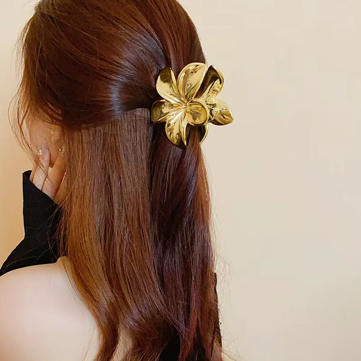 1-4Pcs Fashion Flower Hair Claw Clips for Women Gold Silver Color Large Hairpins Ponytail Shark Clip Headdress Hair Accessories image 2