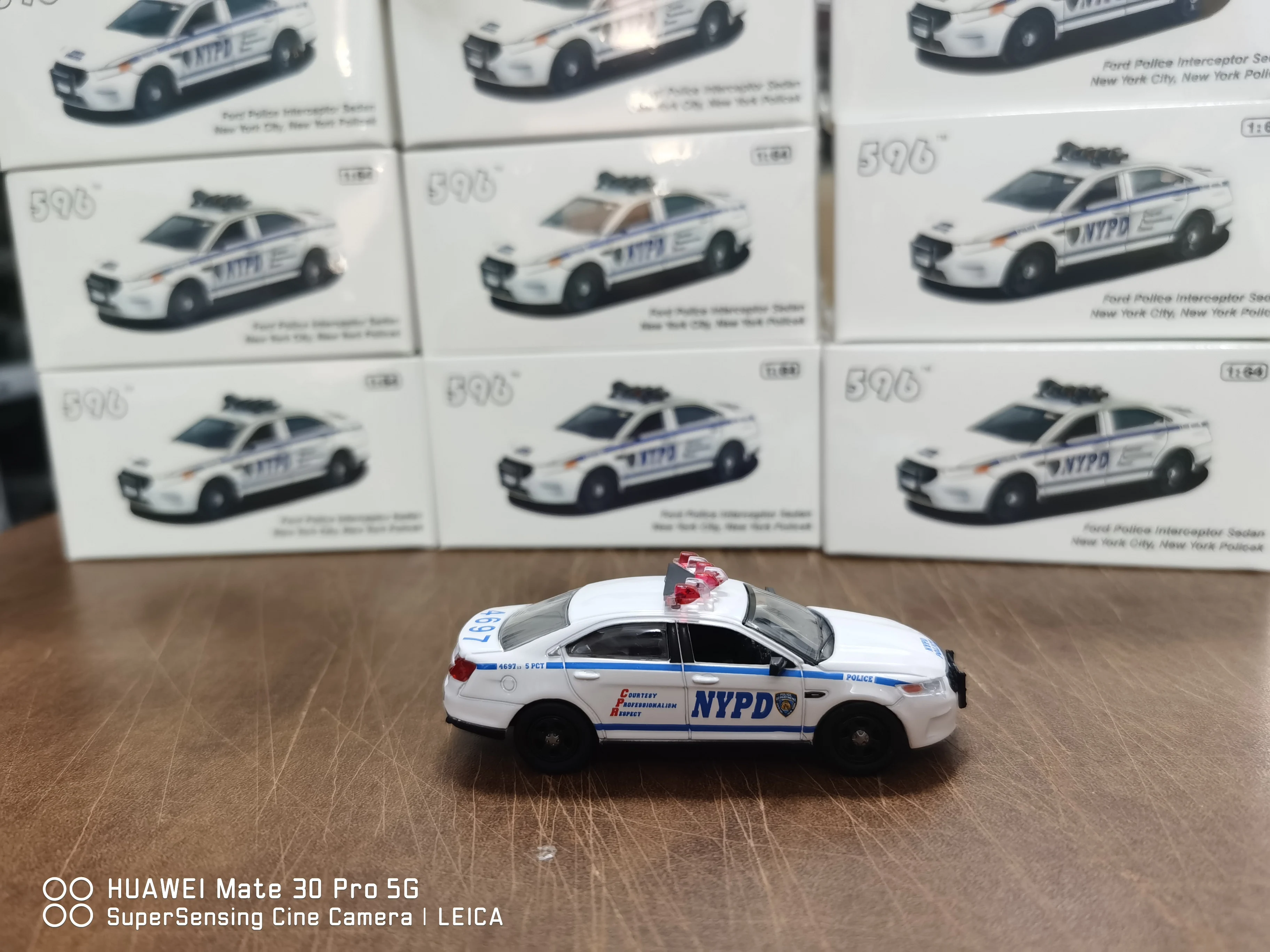 596 Model 1:64 Ford Taurus Police Car Herd Collection die cast alloy car model decoration gift