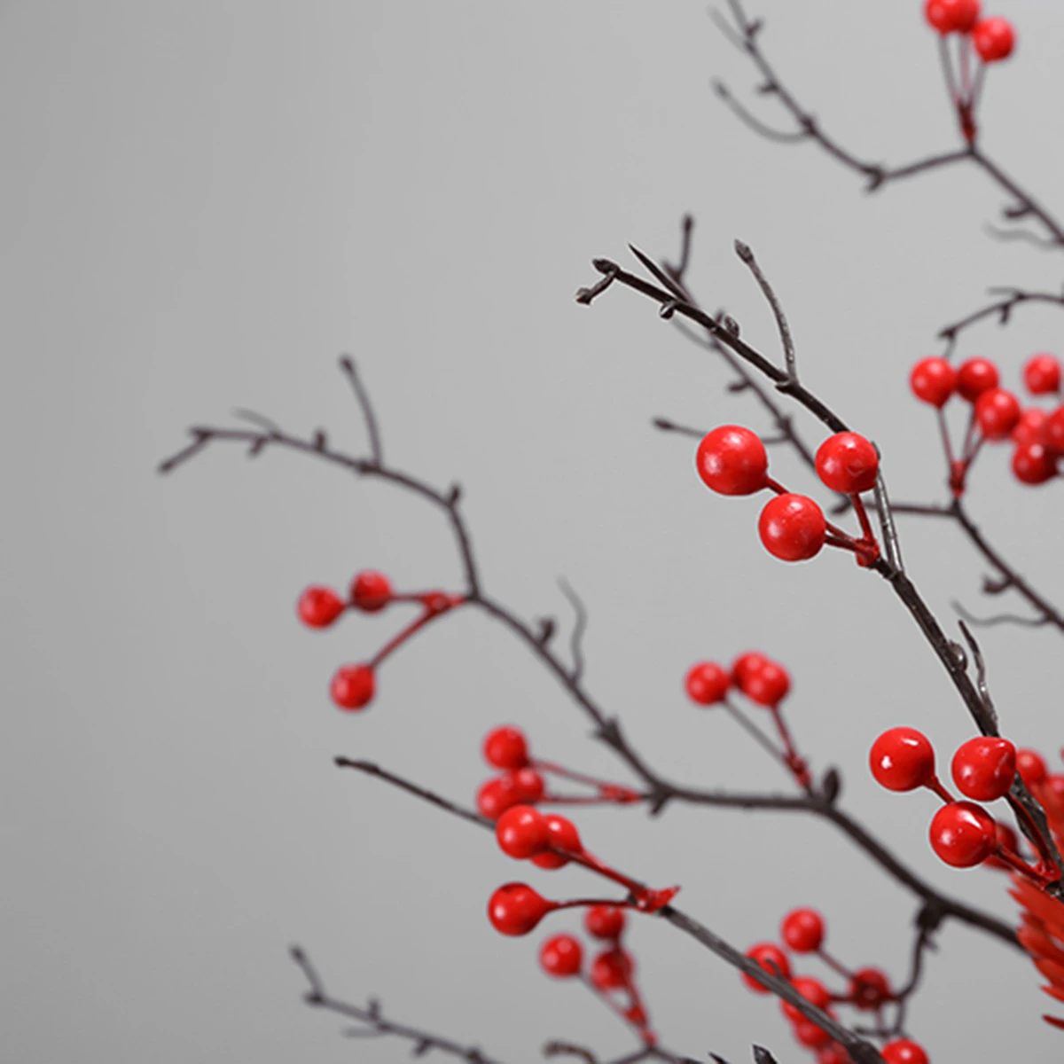 

100Pcs Artificial Red Berries Simulation Flexible Bendable Berry Picks Christmas Home Decor DIY Garland Wreath Cherry