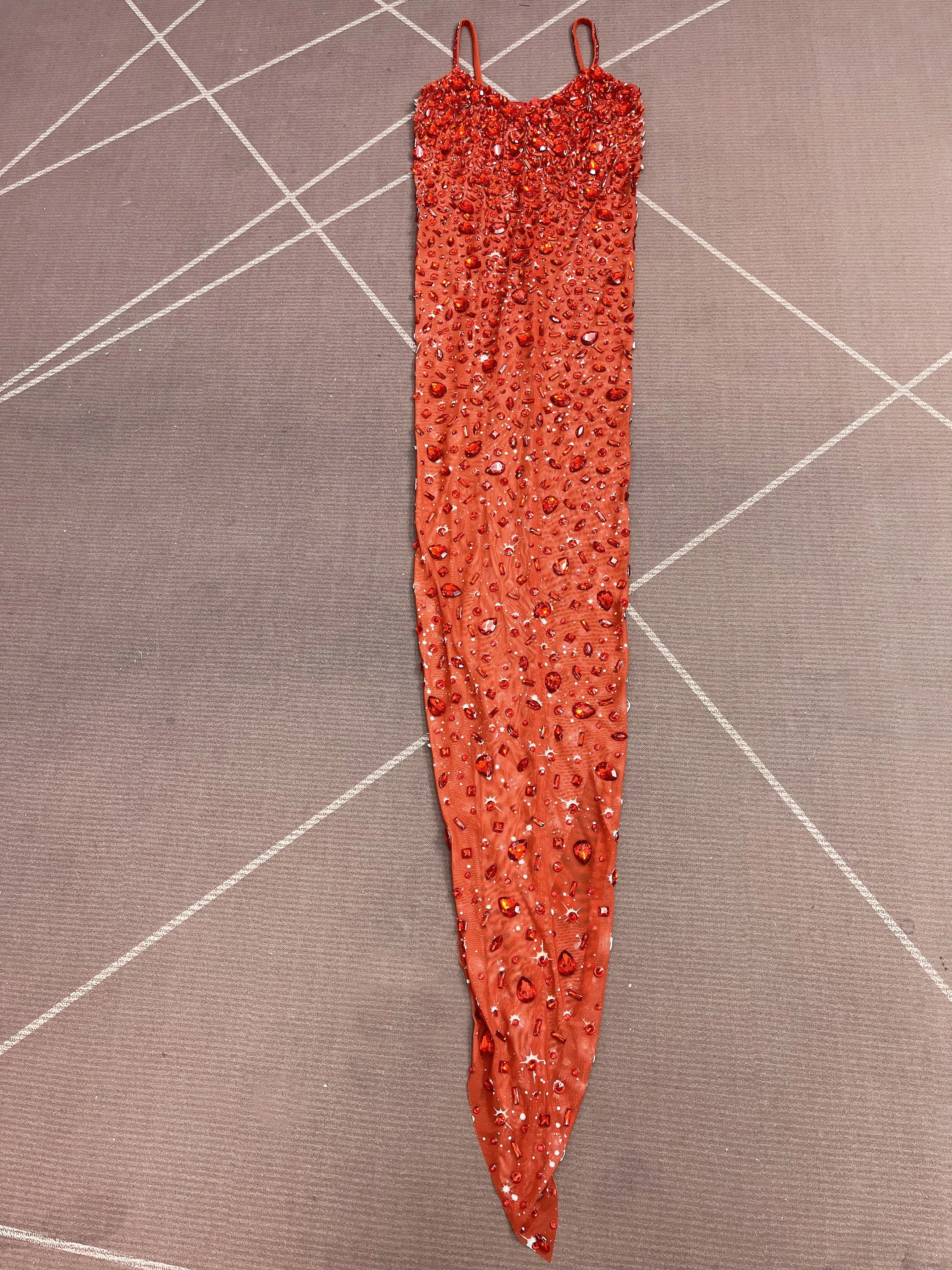 Abito da palcoscenico alla moda da donna Strass scintillanti Bretelle in rete Abito da sera Abito da festa Tappeto rosso Spettacolo Costume Xingshanshan