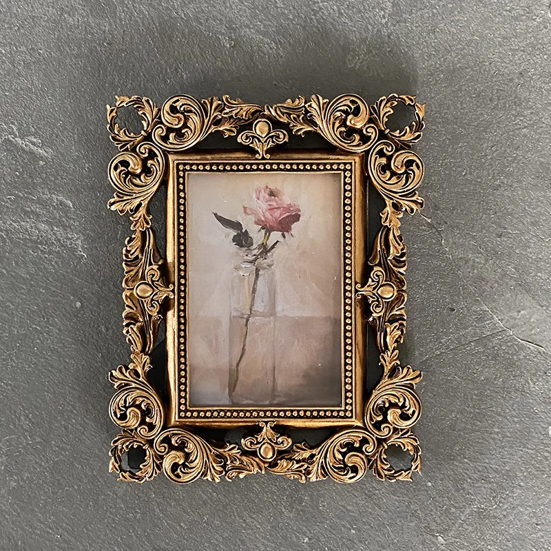 Golden American European Style Resin Shaped Photo Frame Combined With Decoration, Platform Hanging On The Wall, Bedroom Bedside